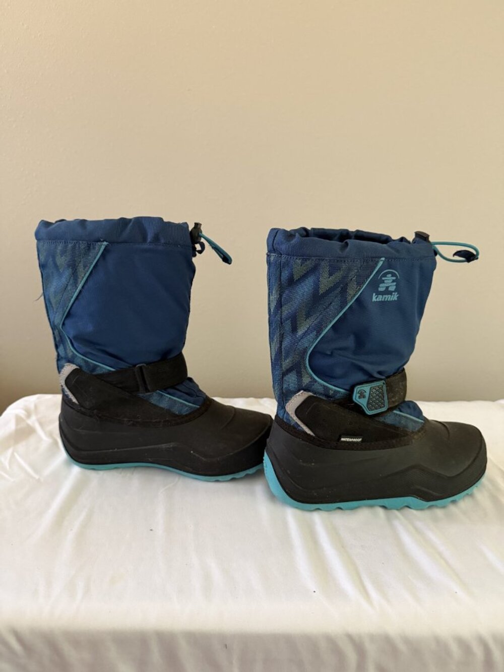 Kamik Kids Waterproof Winter Snow Boots Size 4 Navy and Teal - Picture 4 of 9